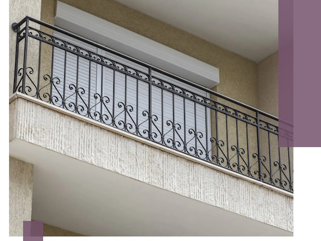 Балконные ограждения из металла и стекла в Салавате для домов