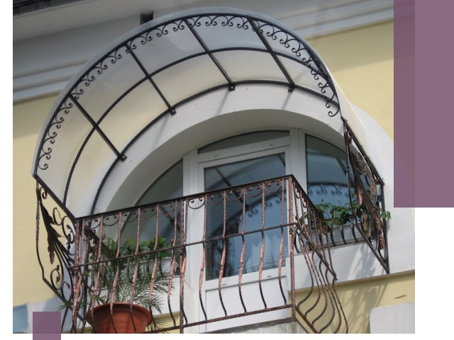 Козырьки над балконом в Салавате — изготовление и монтаж